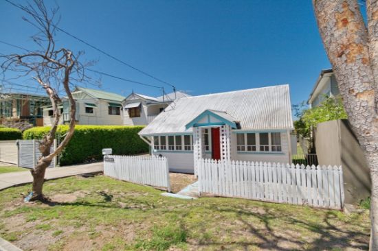 30 Oakley Street, Manly, Qld 4179