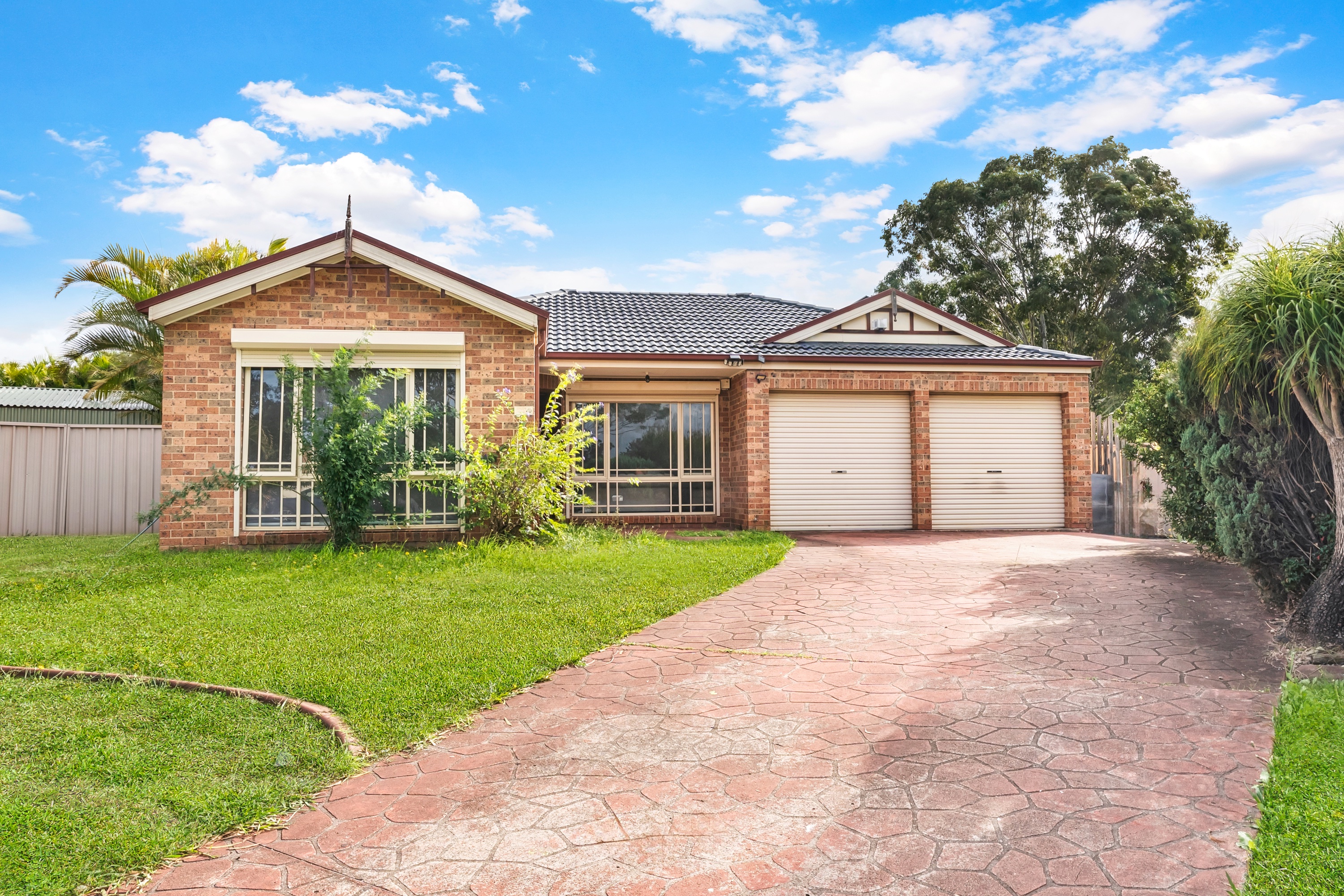 30 Windle Ave, Hoxton Park, NSW 2171 30 Windle Ave, Hoxton Park, NSW 2171
