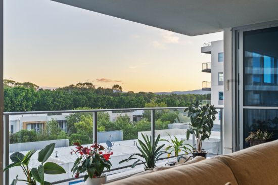 301/3 Compass Drive, Biggera Waters, Qld 4216