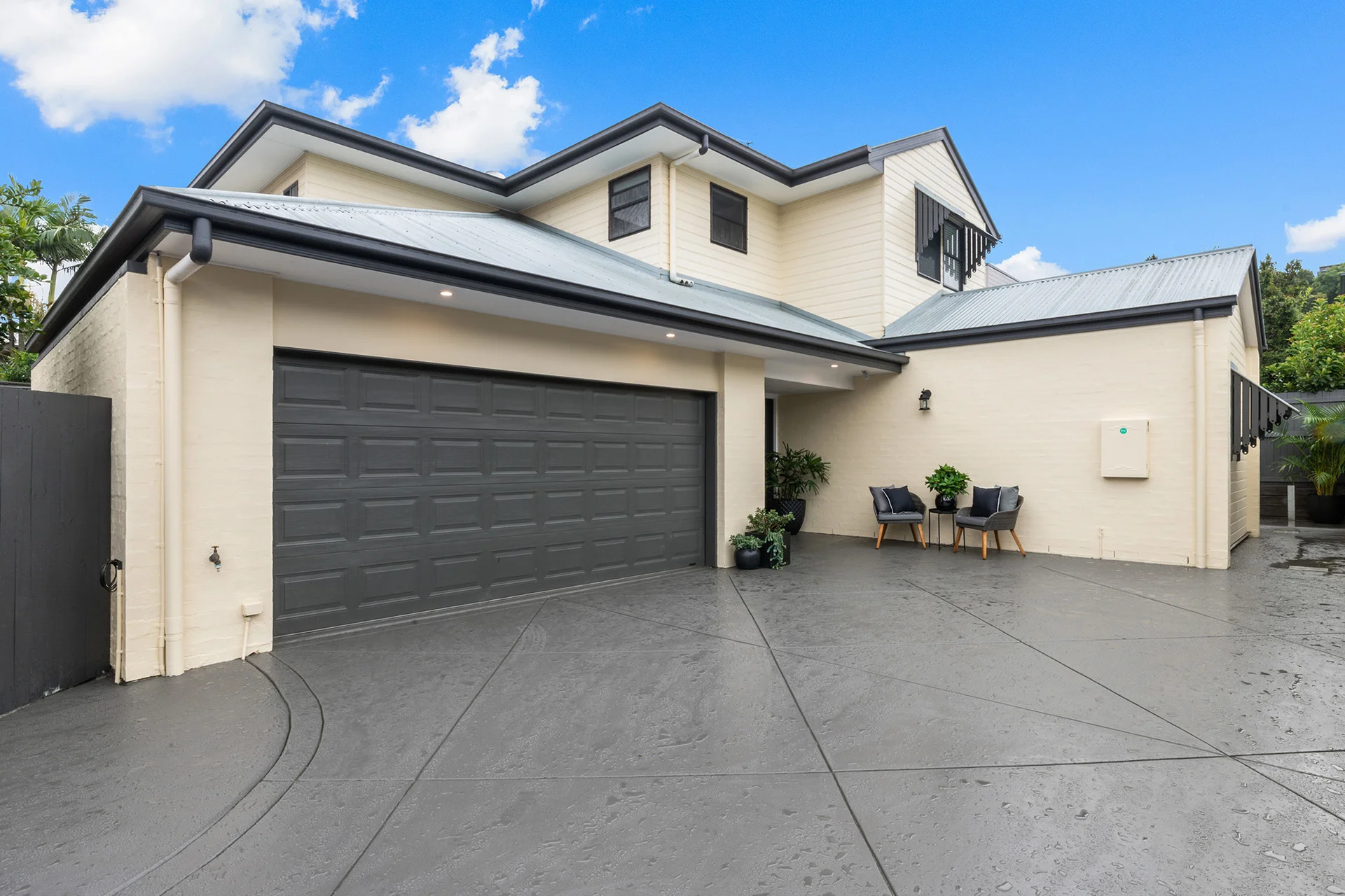 303 Riding Road, Balmoral, Qld 4171