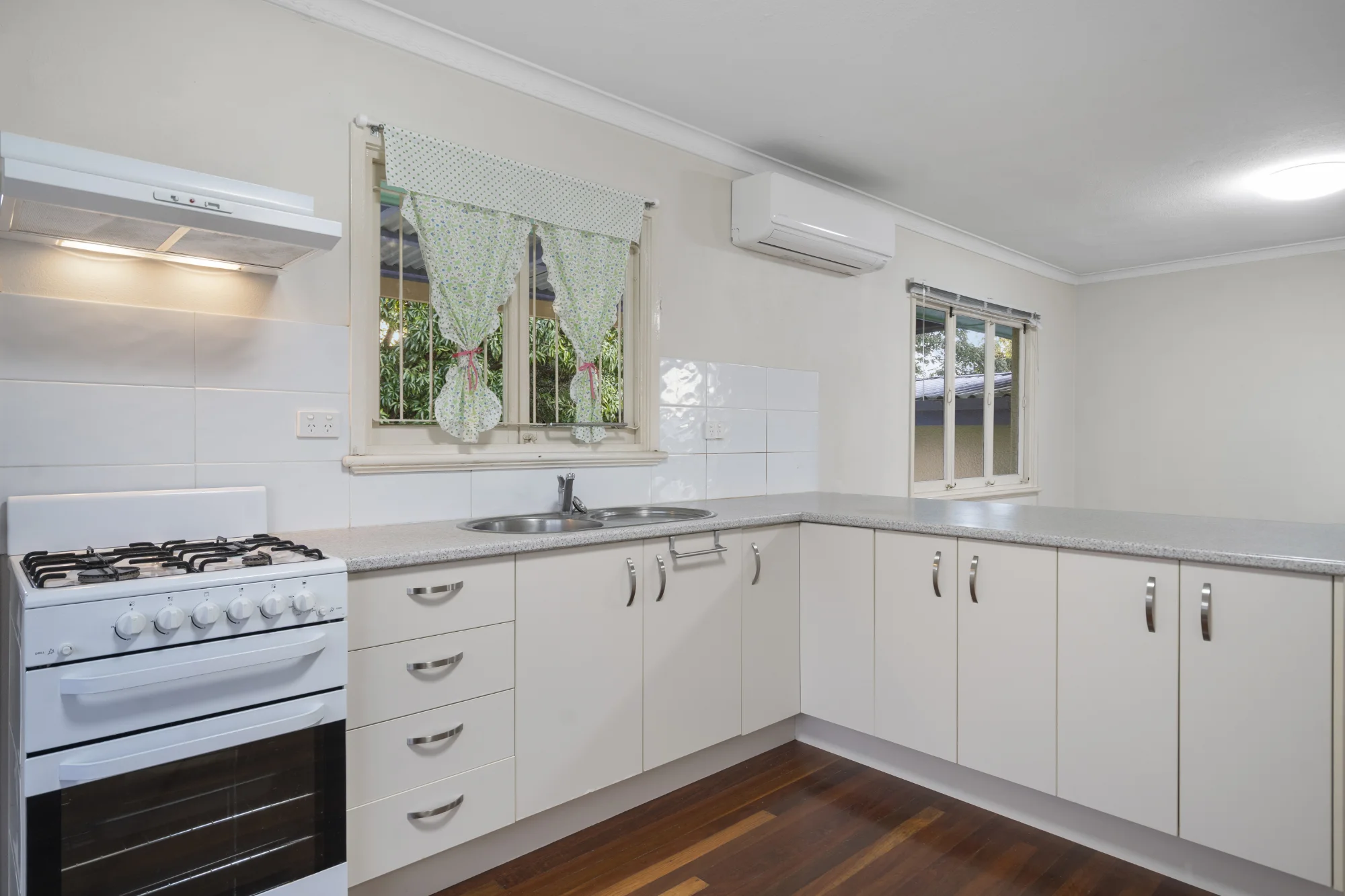 305 Newnham Road, Upper Mount Gravatt, Qld 4122
