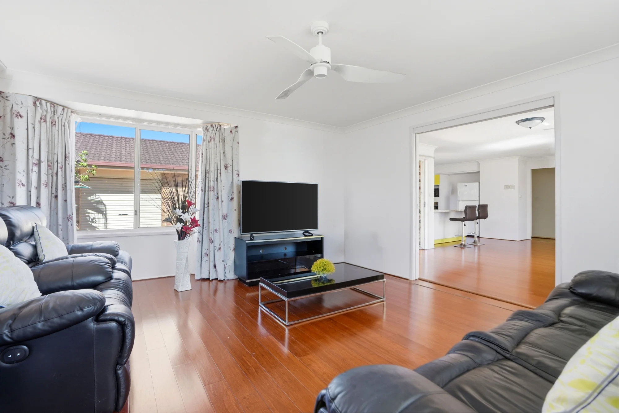 31 Castlereagh Crescent, Bateau Bay NSW 2261