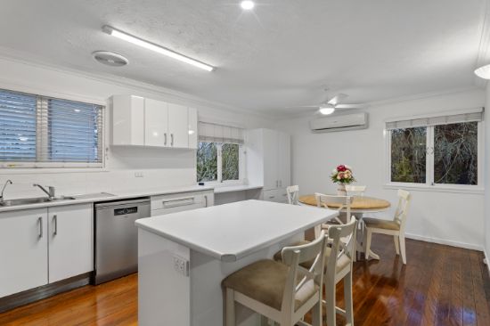31 Lawson Street, Oxley, Qld 4075