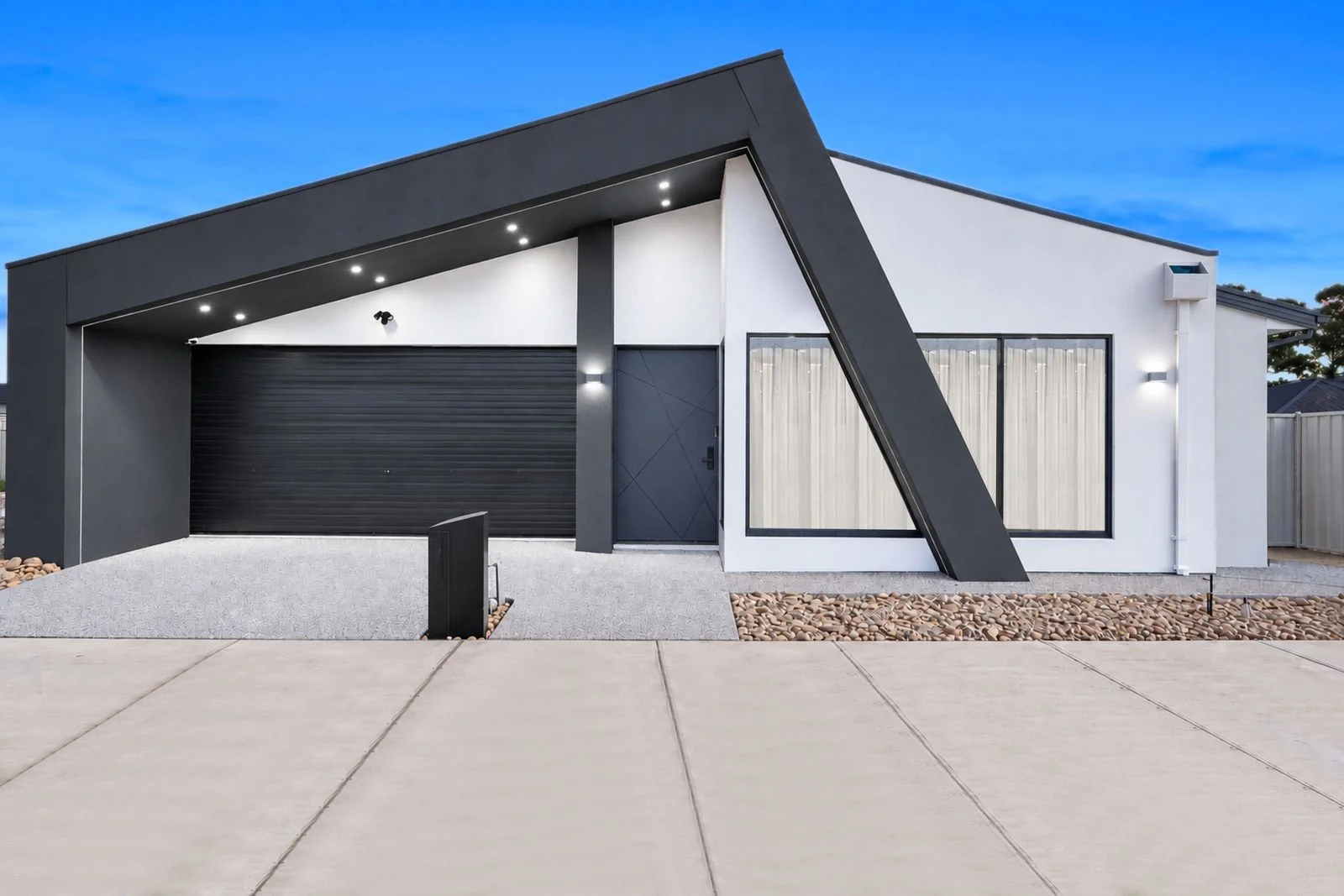 31 Powderbark Crescent, Mickleham, Vic 3064