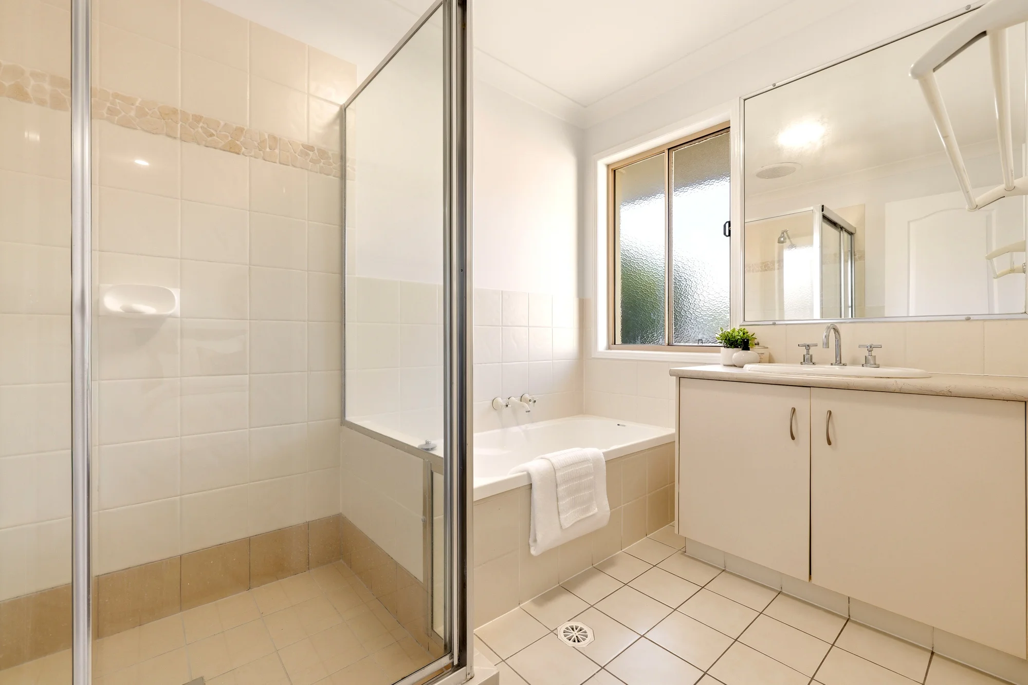 31 Tanzen Drive, Arundel, Qld 4214