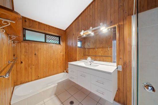 318 Chapel Hill Road, Chapel Hill, Qld 4069