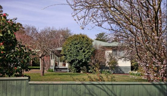 32 Davy Street, Woodend, Vic 3442