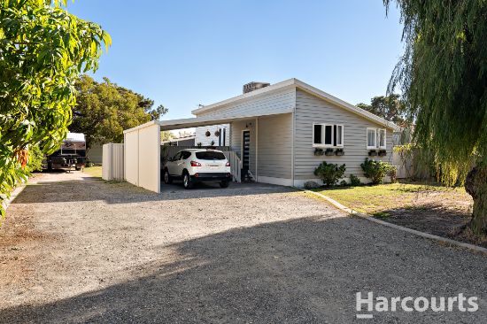 32 Flinders Street, Falcon, WA 6210