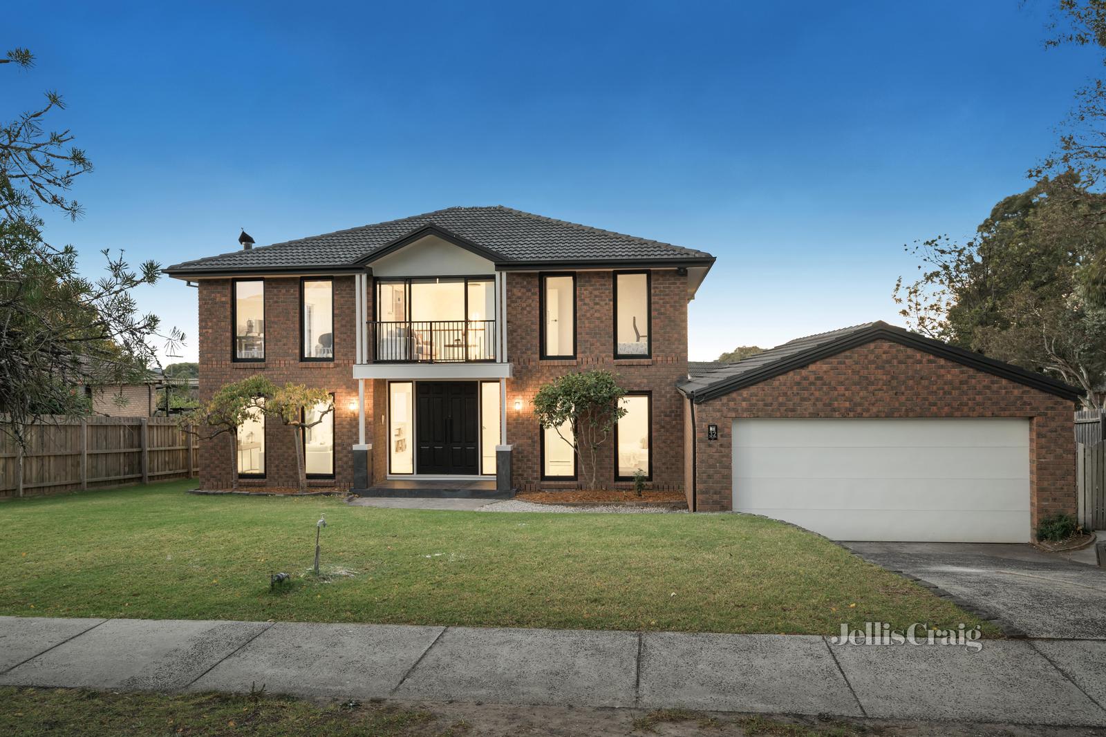 32 Garnett Road, Wheelers Hill, Vic 3150 32 Garnett Road, Wheelers Hill, Vic 3150