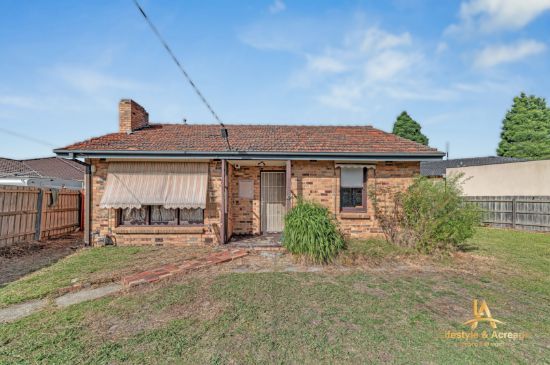 32 Hughes Crescent, Dandenong North, Vic 3175