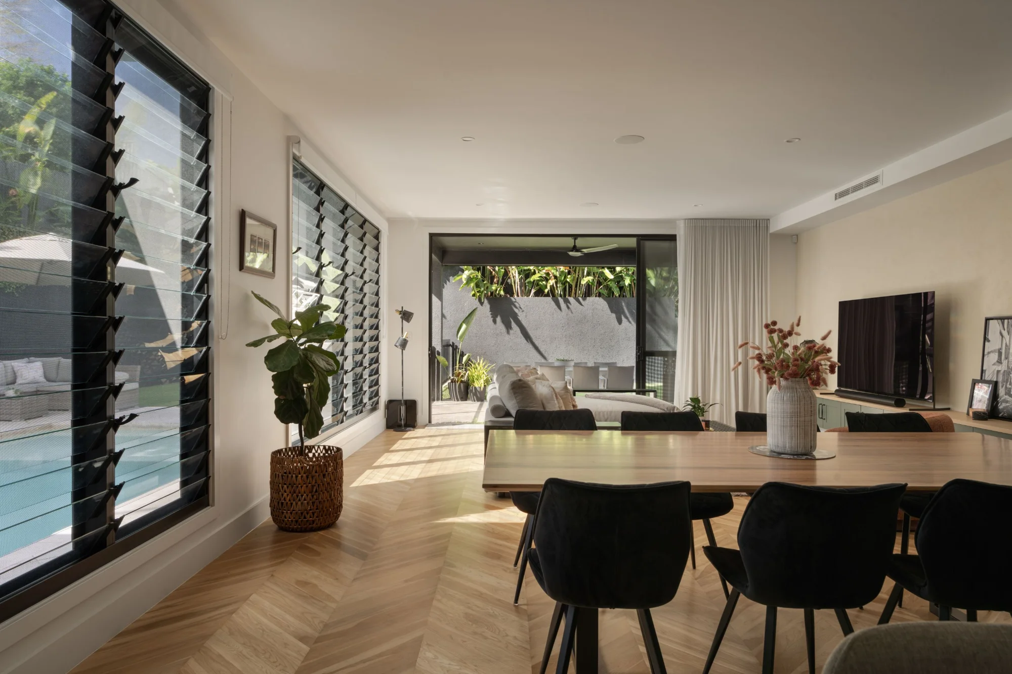 32 Long Street, Camp Hill QLD 4152