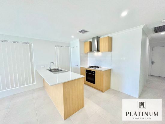 32A Orchardleigh Boulevard, Lakelands, WA 6180