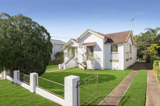 33 Ascot Street, Ascot, Qld 4007