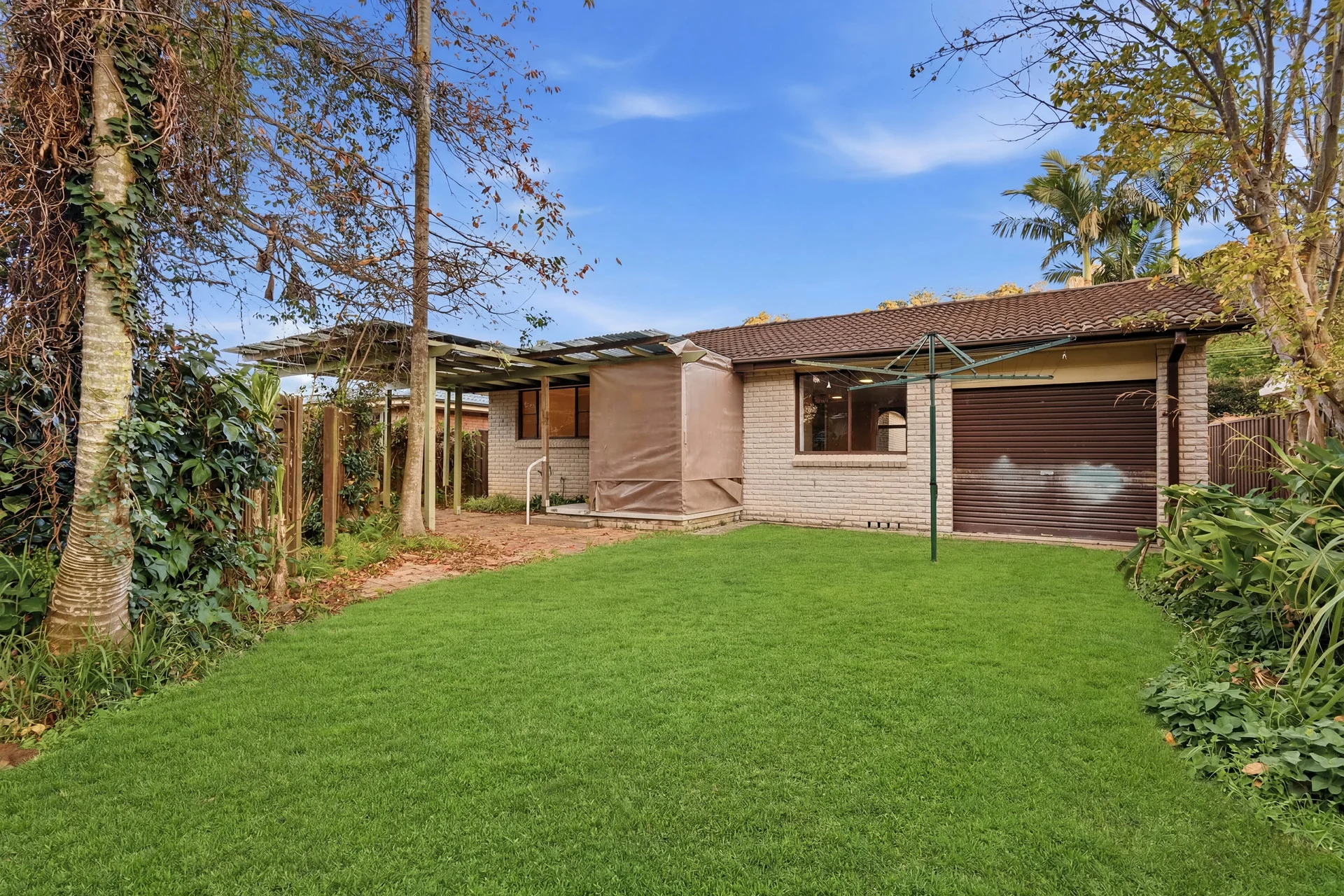 33 Bluewaters Parade, Tascott, NSW 2250