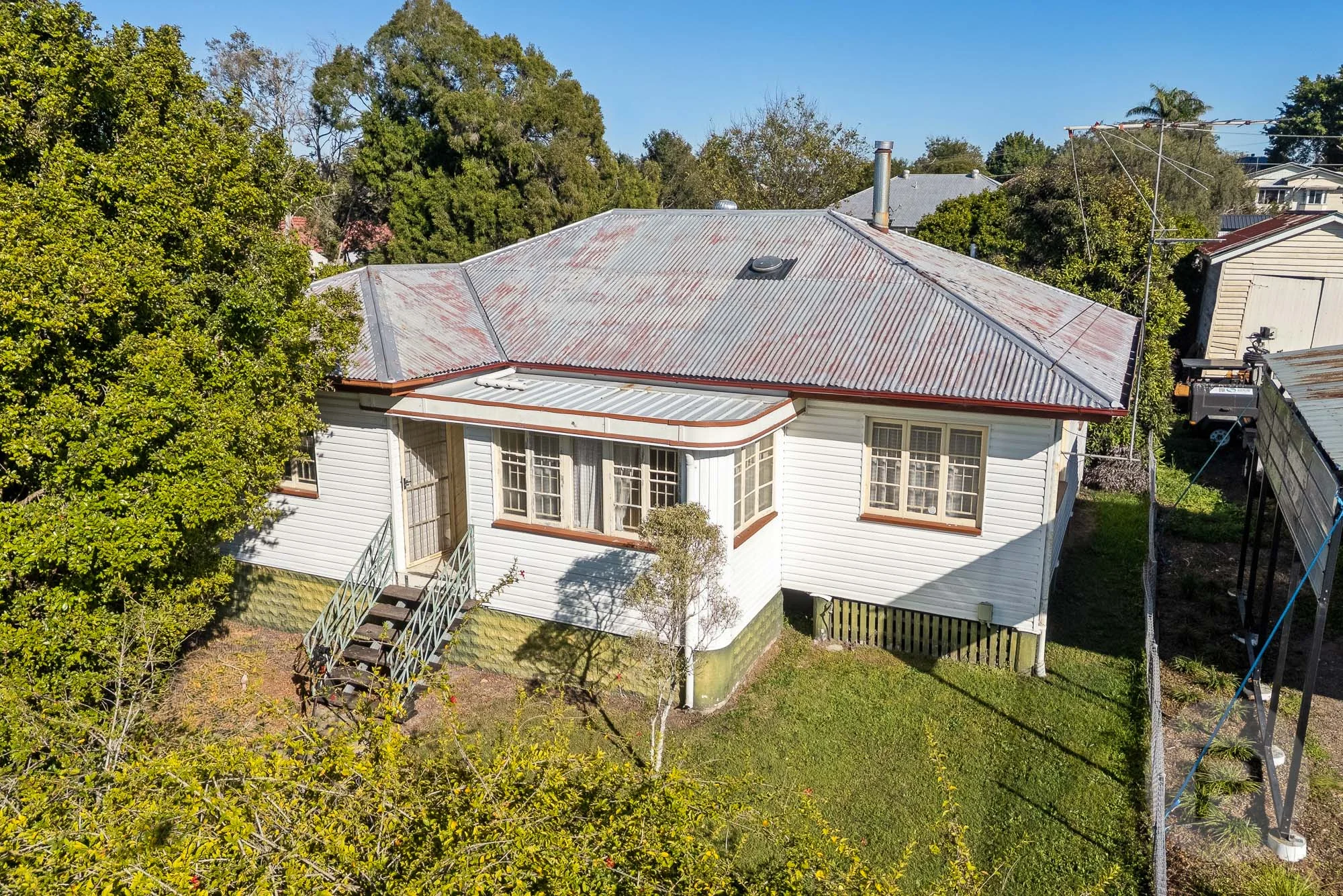 33 Easton Street, Silkstone, Qld 4304