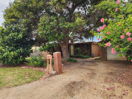 33 Flemington Street, Orana, WA 6330