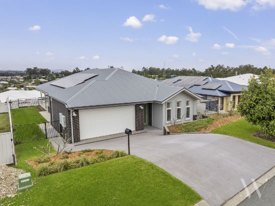 33 Furness Road, Southside, Qld 4570