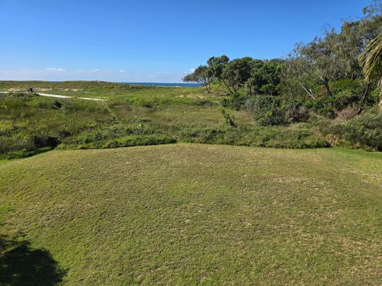 33 OCEANIC DRIVE, Warana, Qld 4575