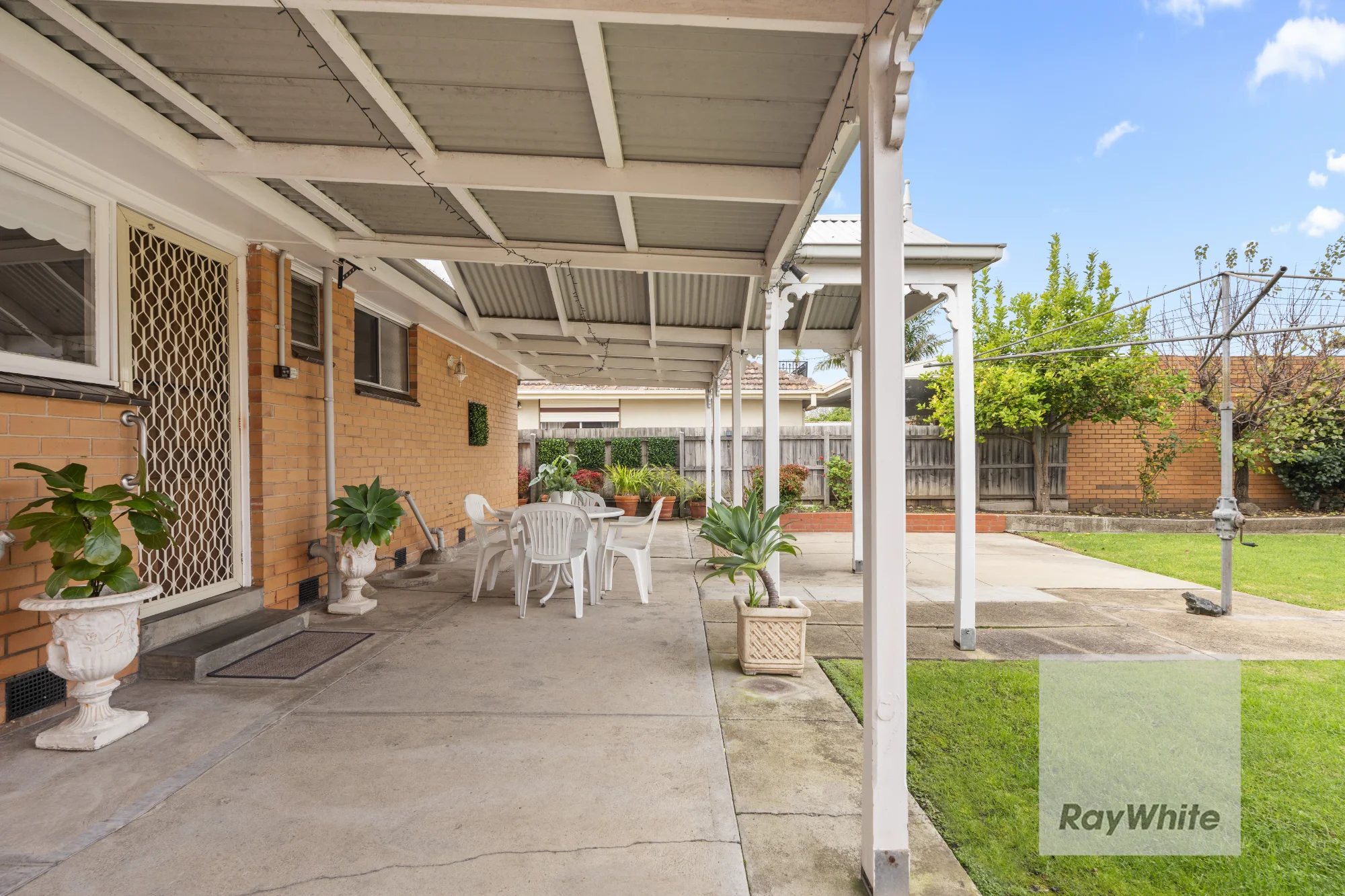 33 Tunaley Parade, Reservoir, Vic 3073