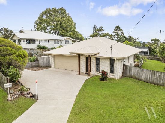 33 Watson Road, Southside, Qld 4570