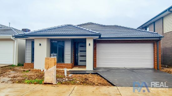 33 Woolly Parade, Clyde North, Vic 3978