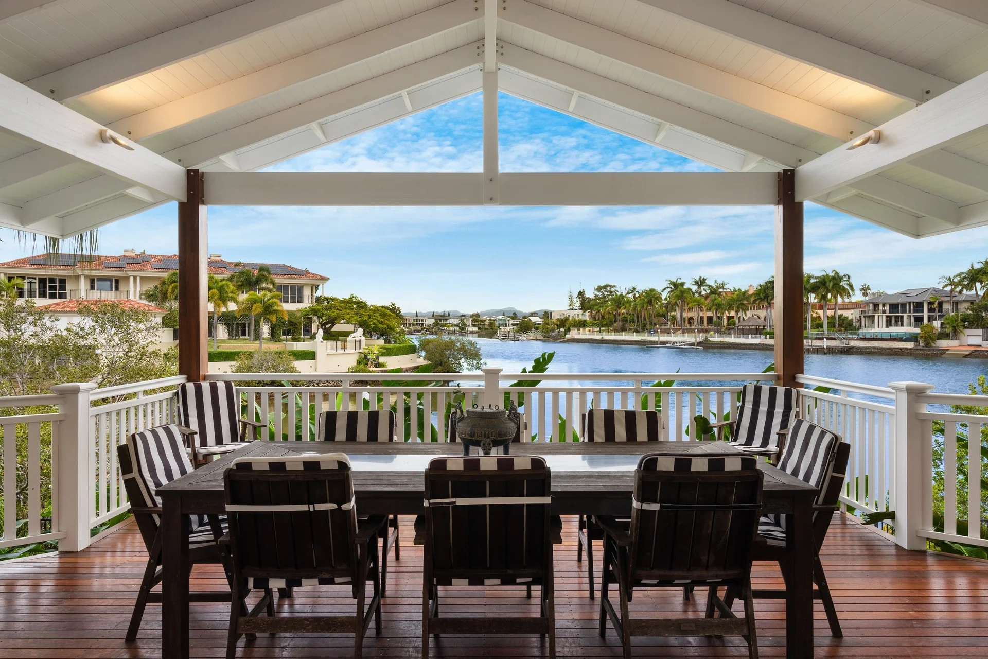 333 Monaco Street, Broadbeach Waters, Qld 4218