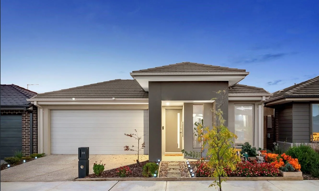 34 Diplomat Crescent, Cranbourne South VIC 3977
