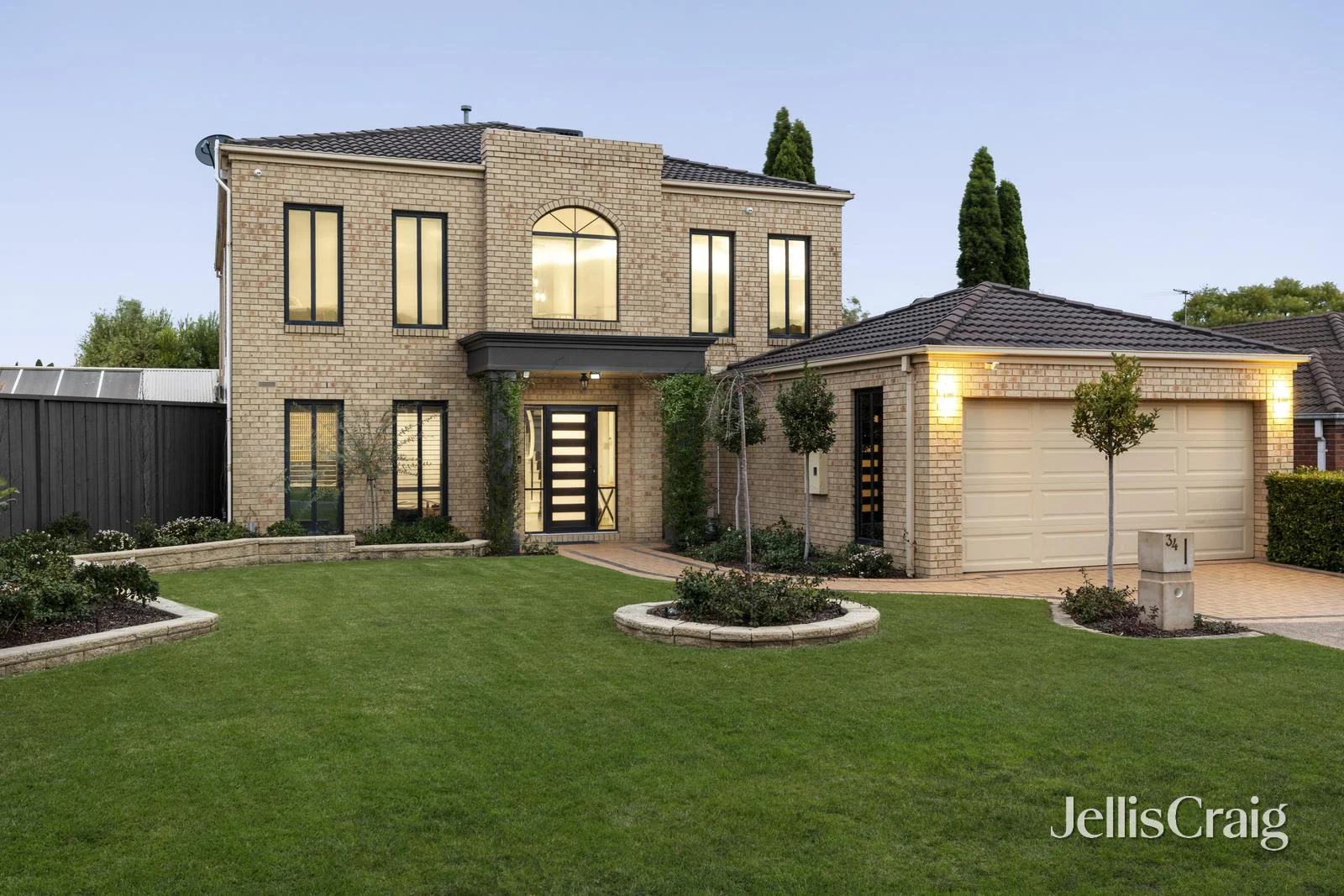 34 Monastery Close, Wantirna South, Vic 3152
