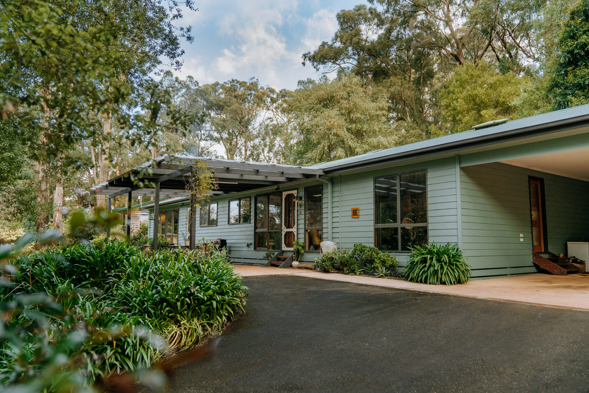34 Second Avenue, Cockatoo, Vic 3781