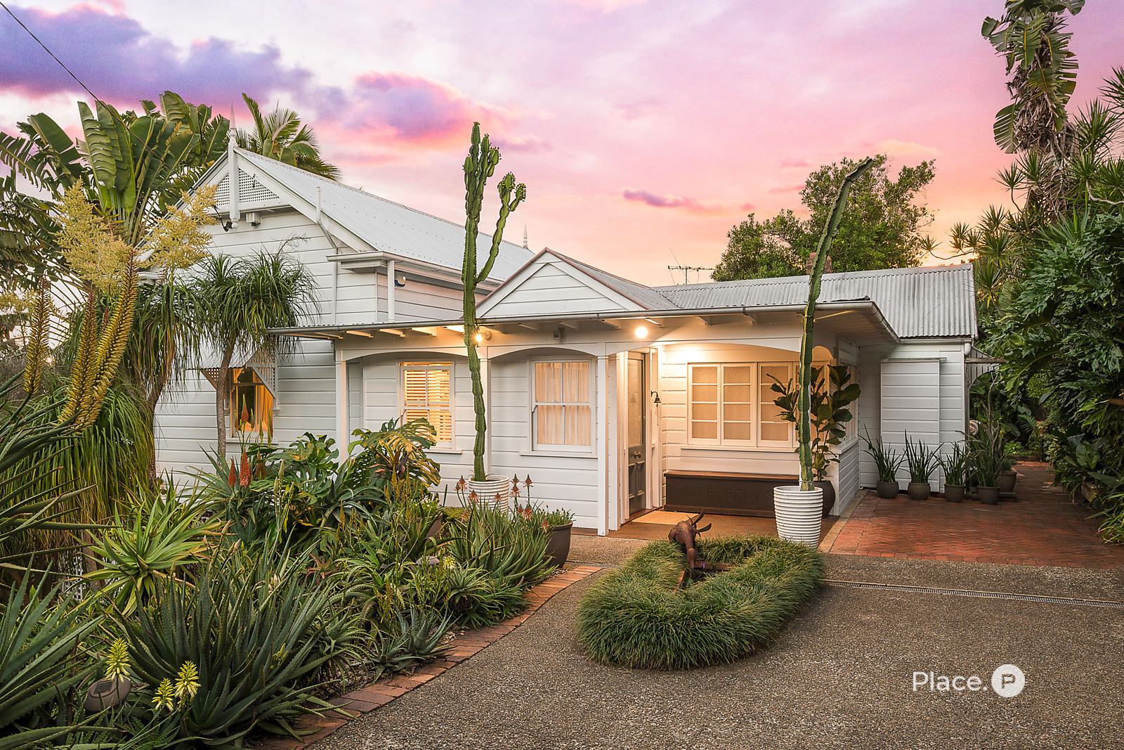 34 Woolley Street, Taringa, Qld 4068 34 Woolley Street, Taringa, Qld 4068