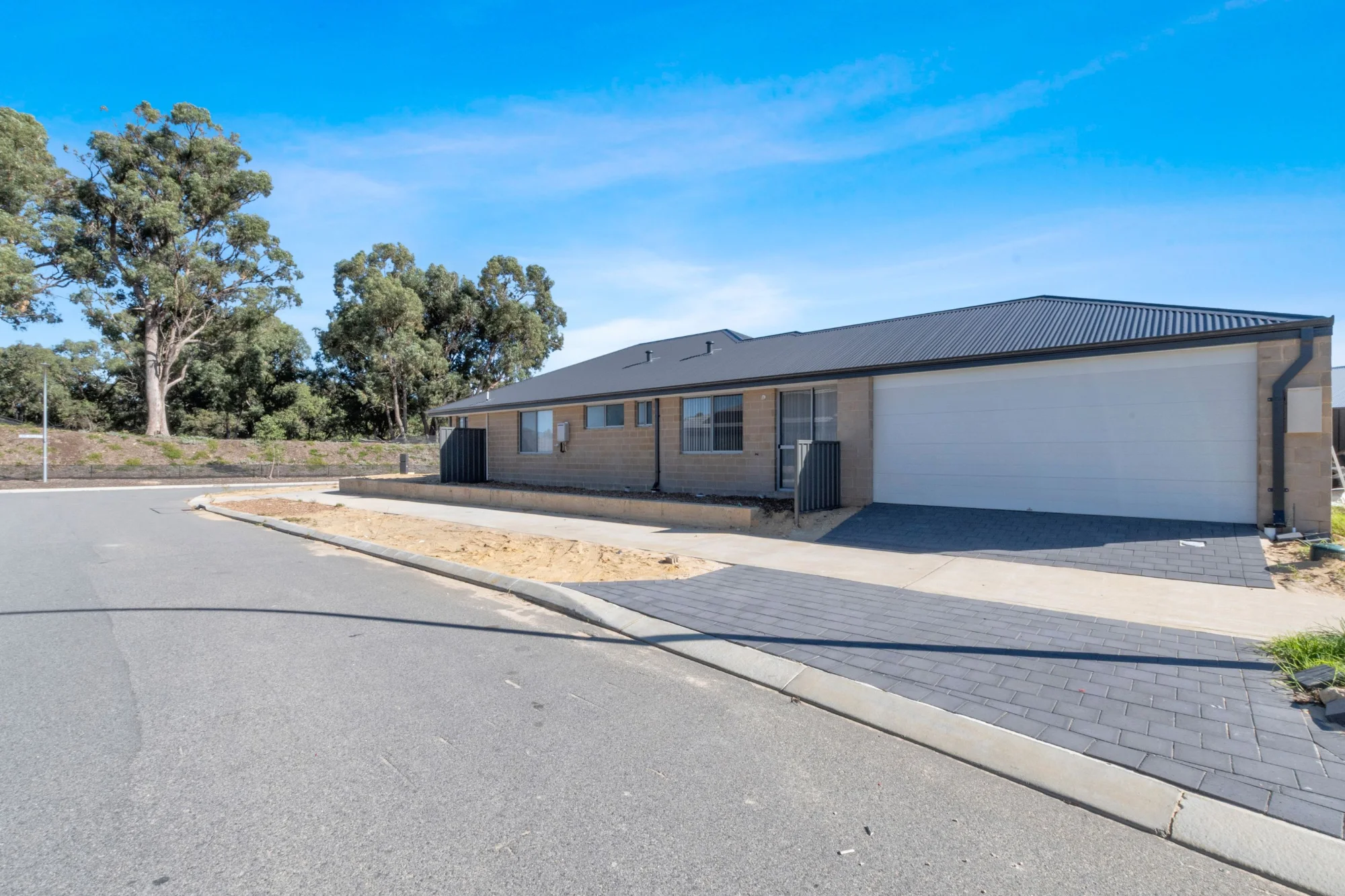 344 Lake Valley Drive, Lakelands WA 6180