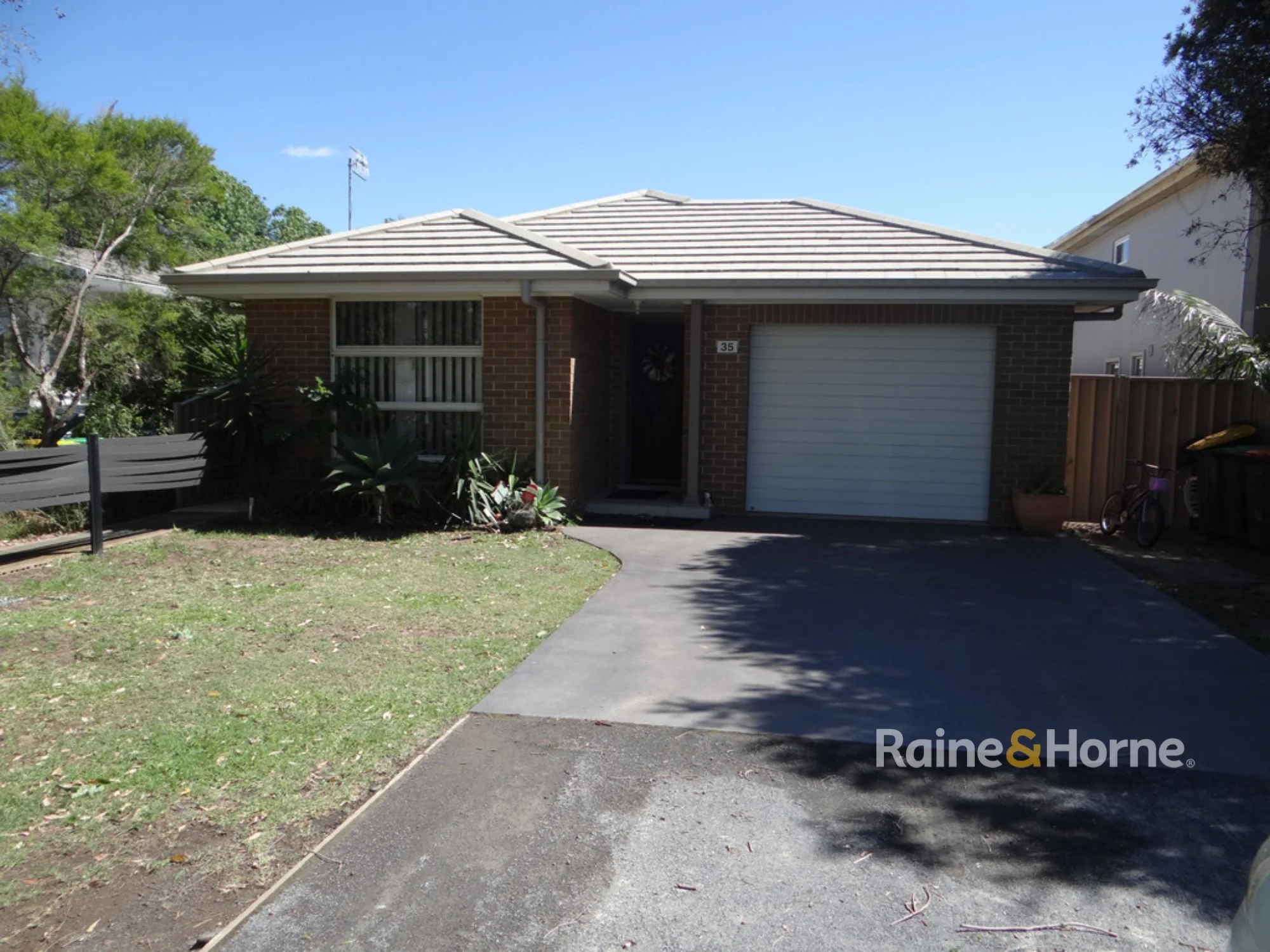 35 Adelaide Avenue, Umina Beach, NSW 2257