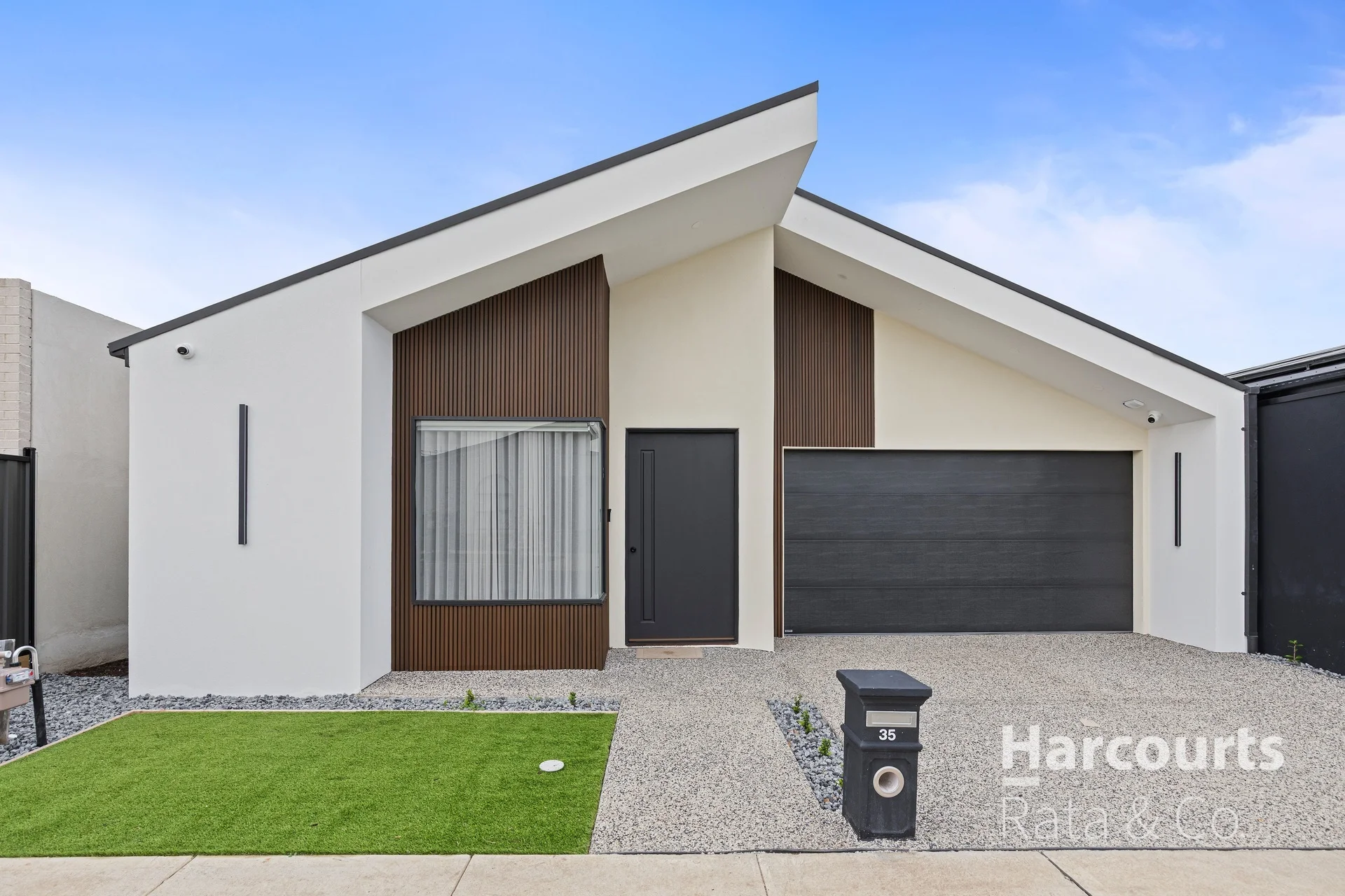 35 Aquamarine Drive, Mickleham, Vic 3064