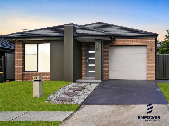 35 Crowley Boulevard, Claymore, NSW 2559