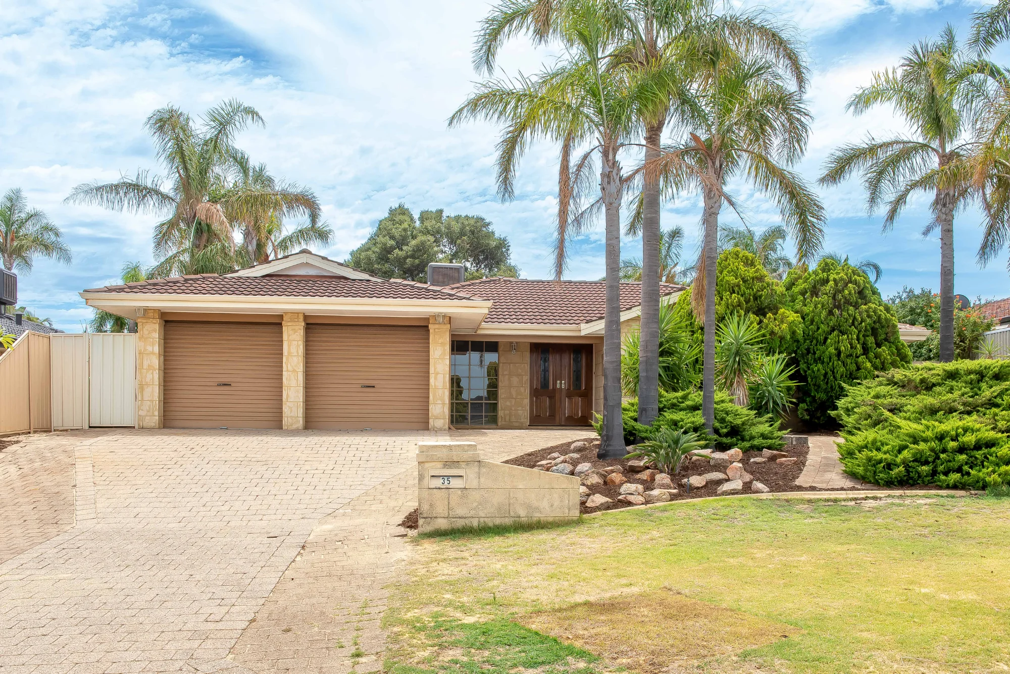 35 The Crest, Woodvale, WA 6026