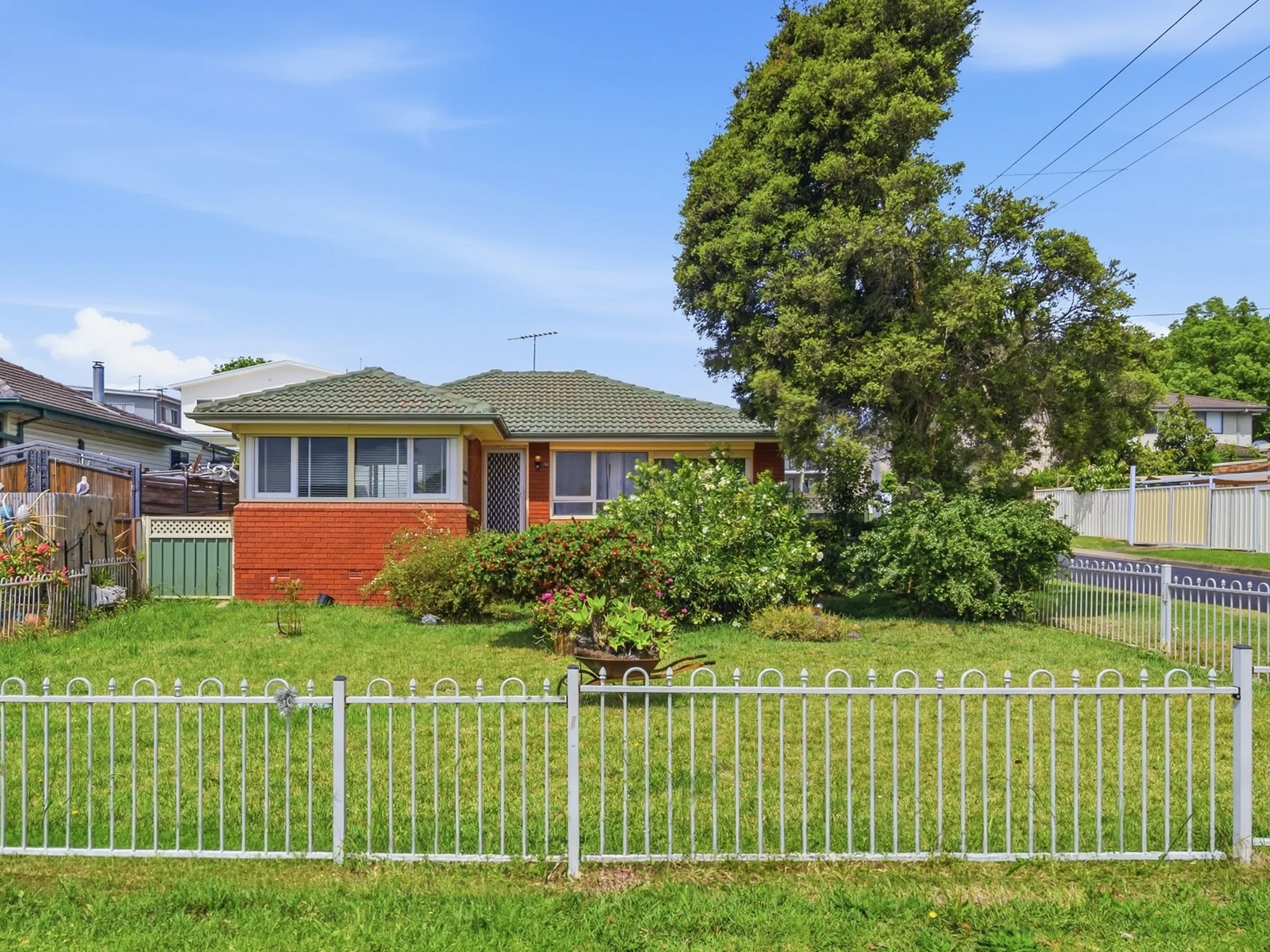 36 Brenda St, Ingleburn, NSW 2565