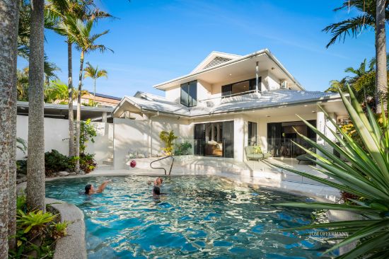 36 Driftwood Drive, Castaways Beach, Qld 4567