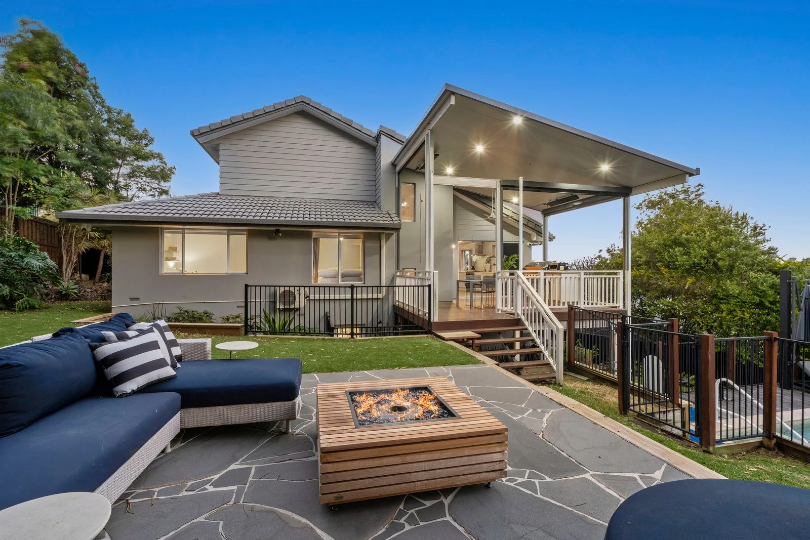 36 Evans Drive, Benowa QLD 4217