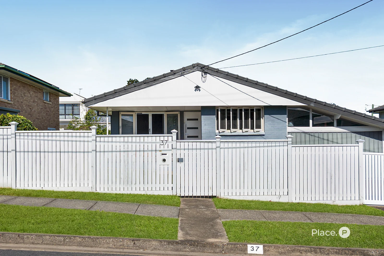 37 Aminya Street, Mansfield, Qld 4122