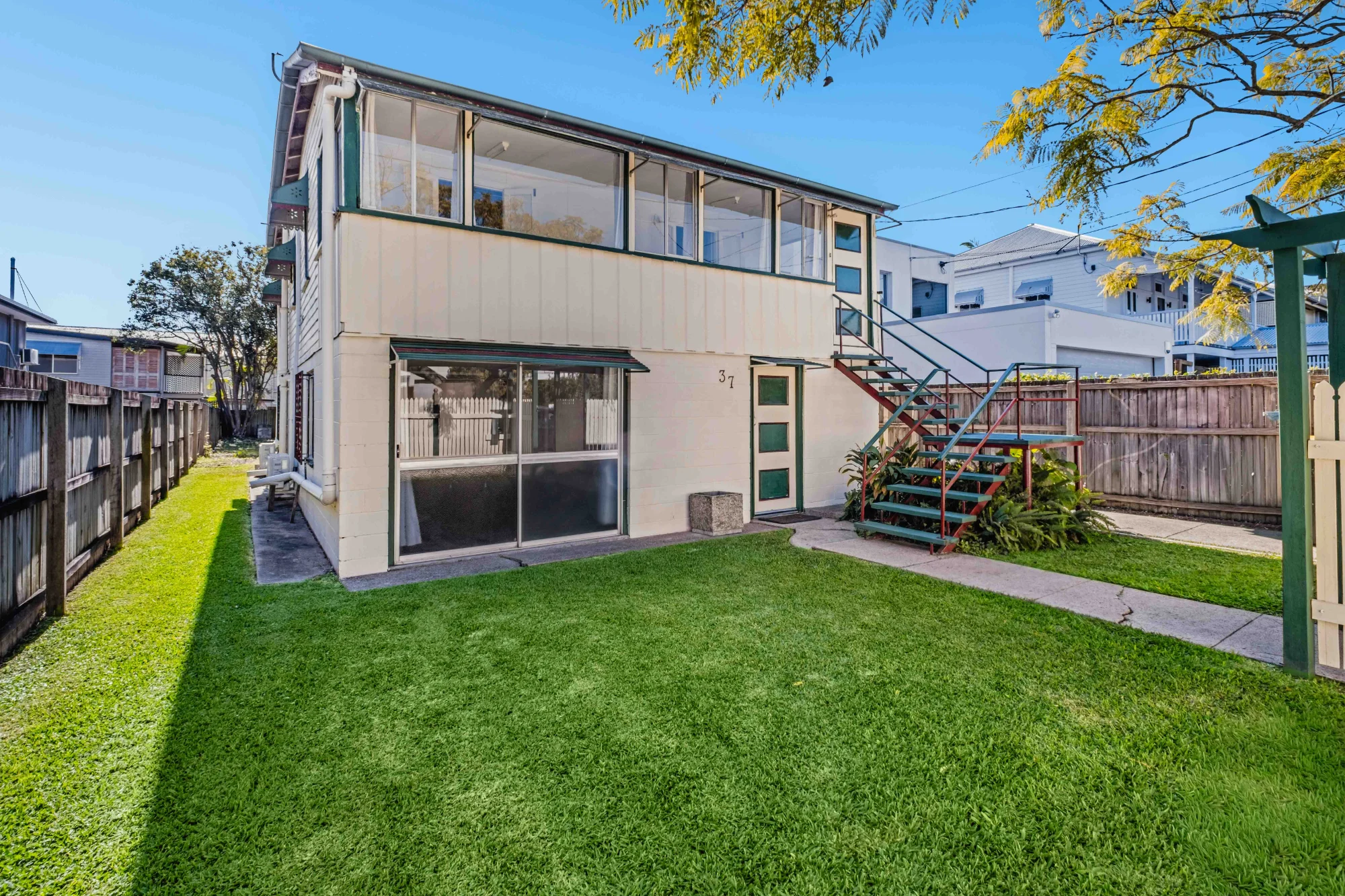 37 Barton Road, Hawthorne, Qld 4171
