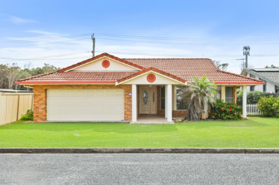 37 Chepana St, Lake Cathie, NSW 2445