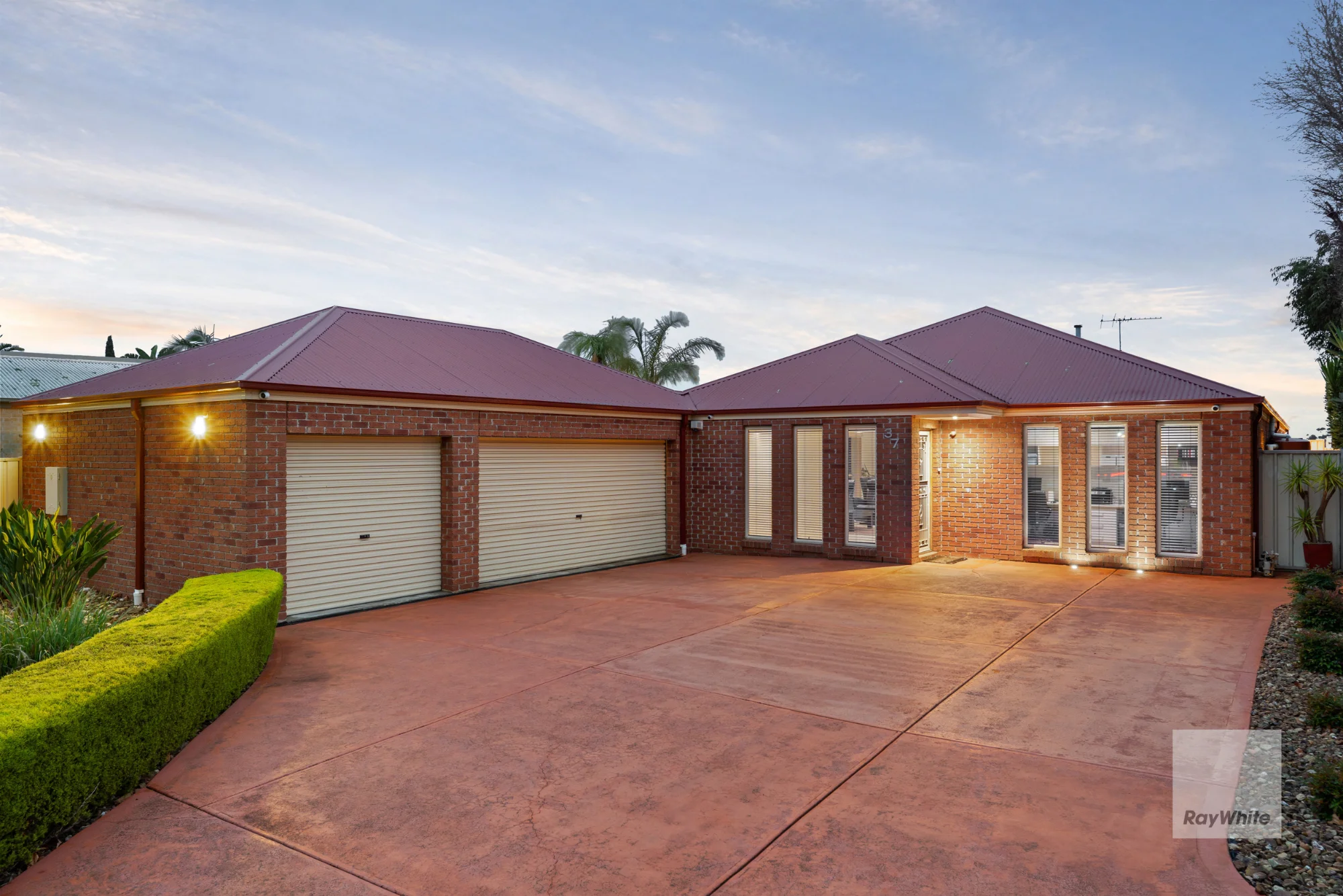 37 Speargrass Drive, Hillside, Vic 3037