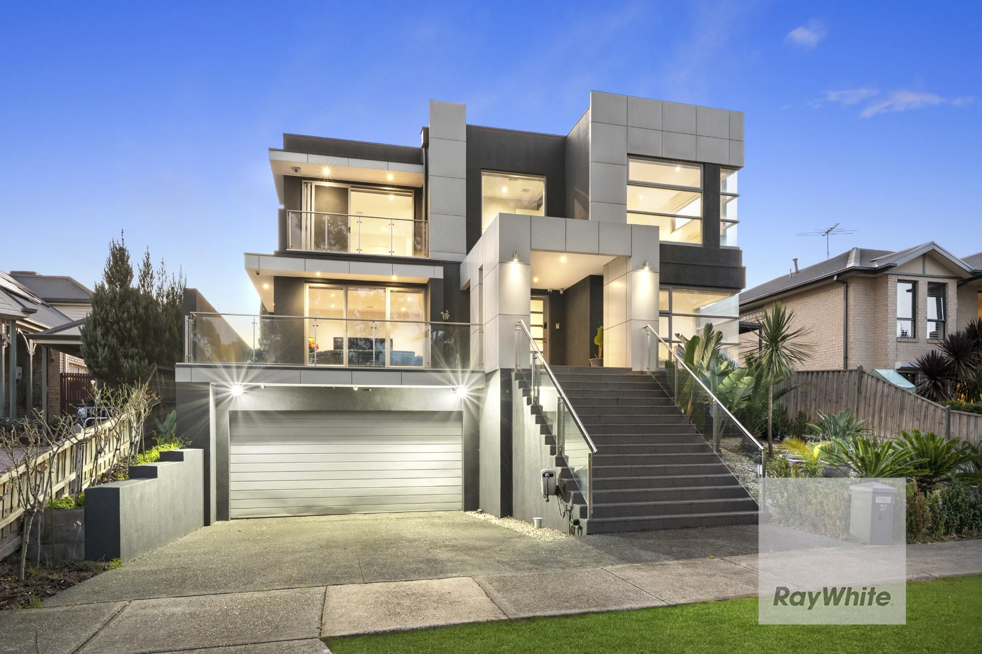 37 Vanbrook Drive, Mill Park, Vic 3082