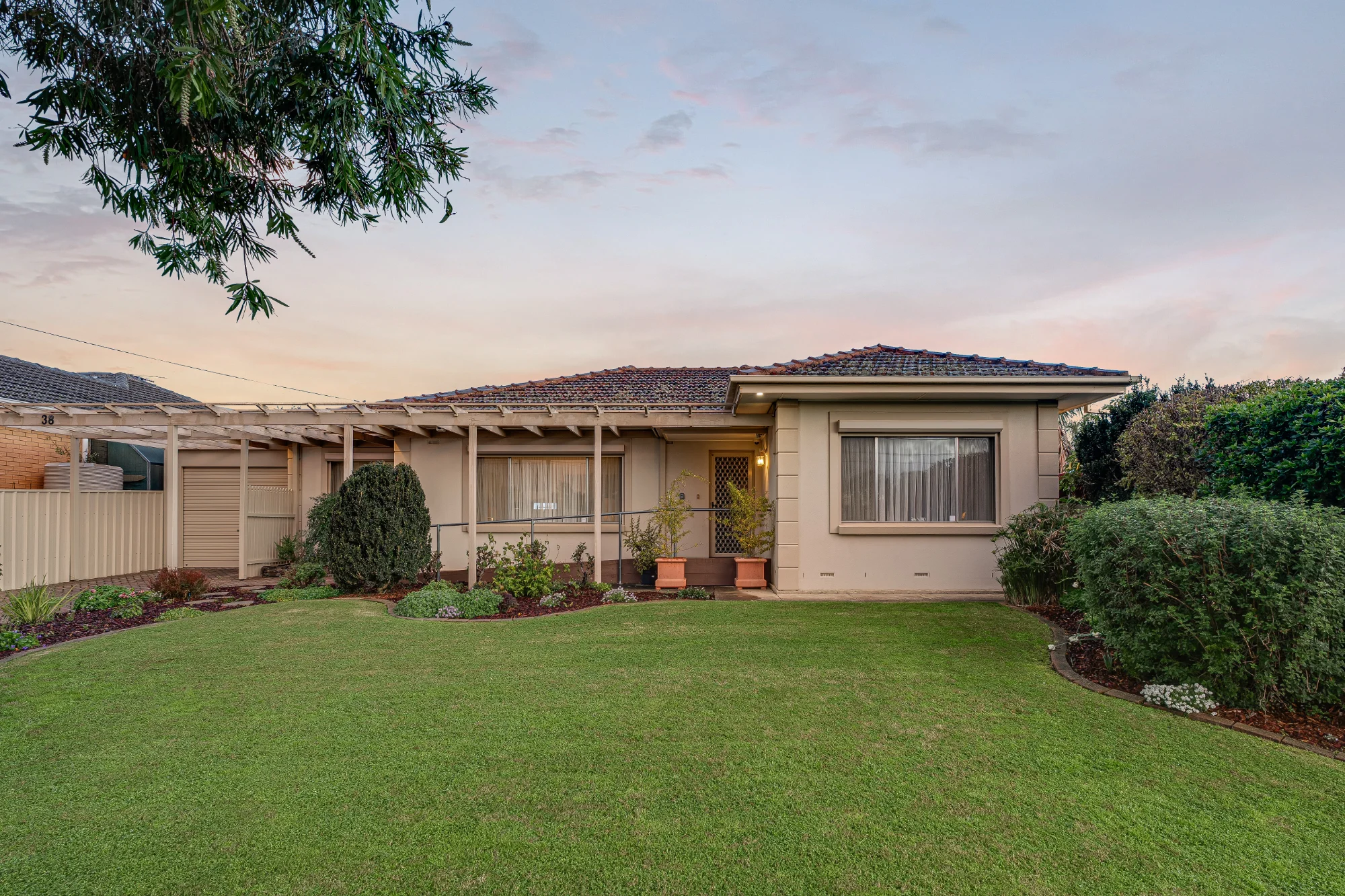 38 Audrey Crescent, Valley View, SA 5093