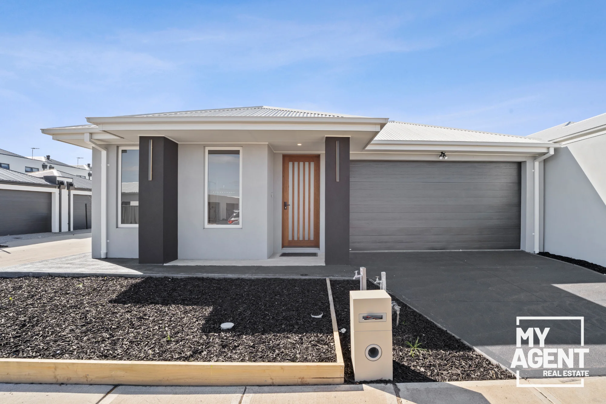 38 Esmeralda Ave, Tarneit, Vic 3029