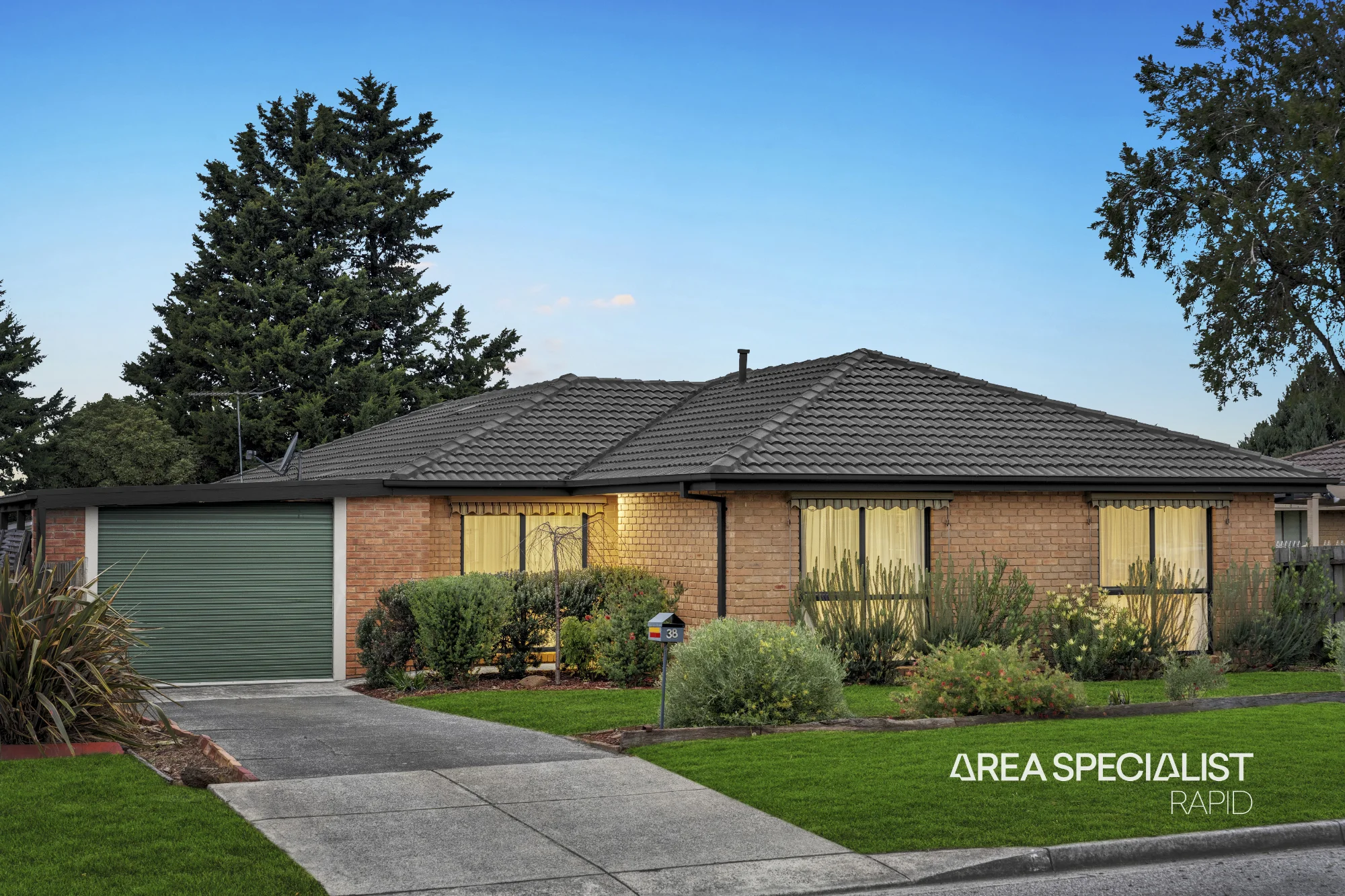 38 Lesley Drive, Hampton Park, Vic 3976