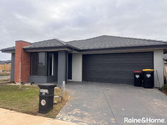 38 Plymouth Drive, Rockbank, Vic 3335