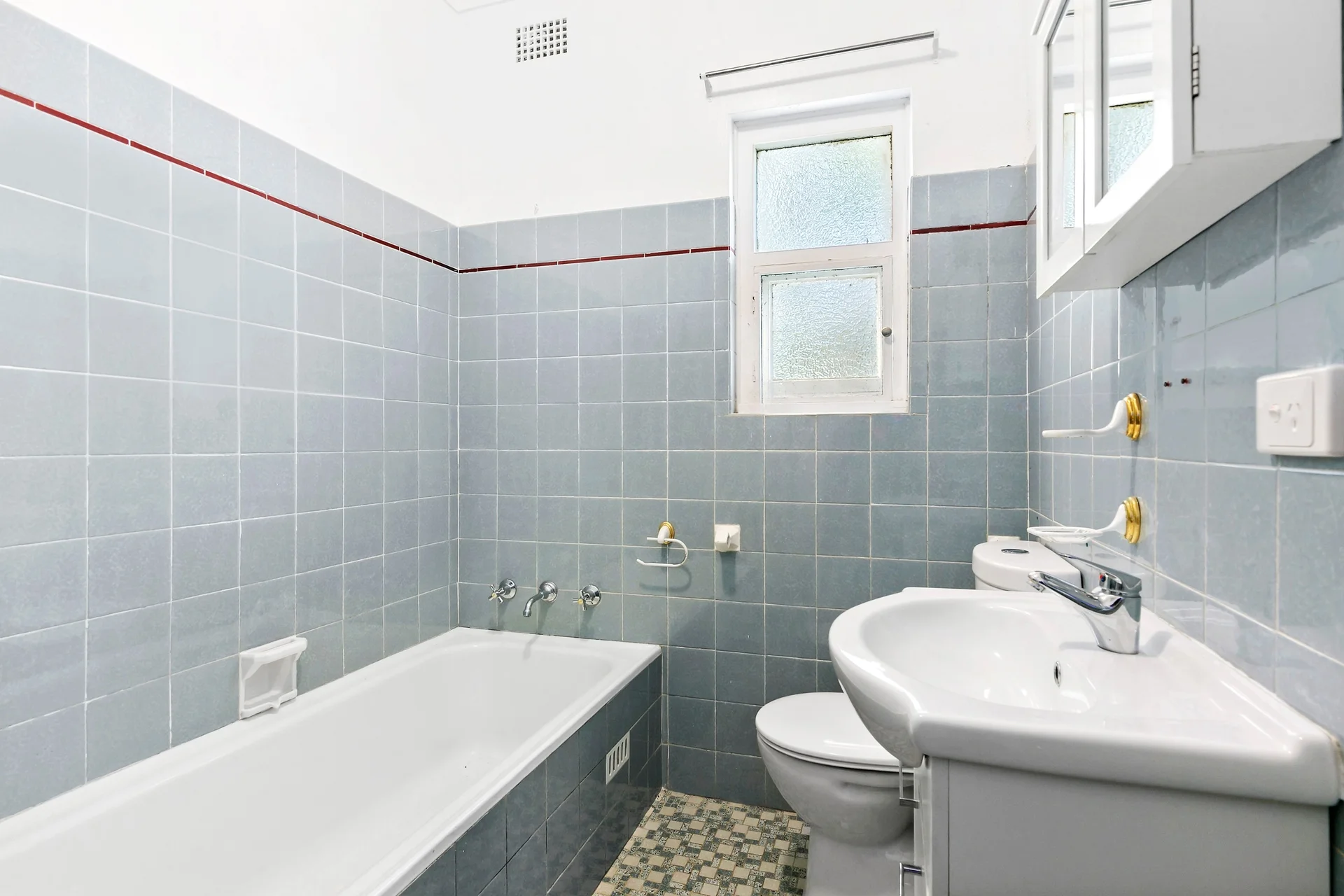 39 Gibsons Road, Figtree, NSW 2525