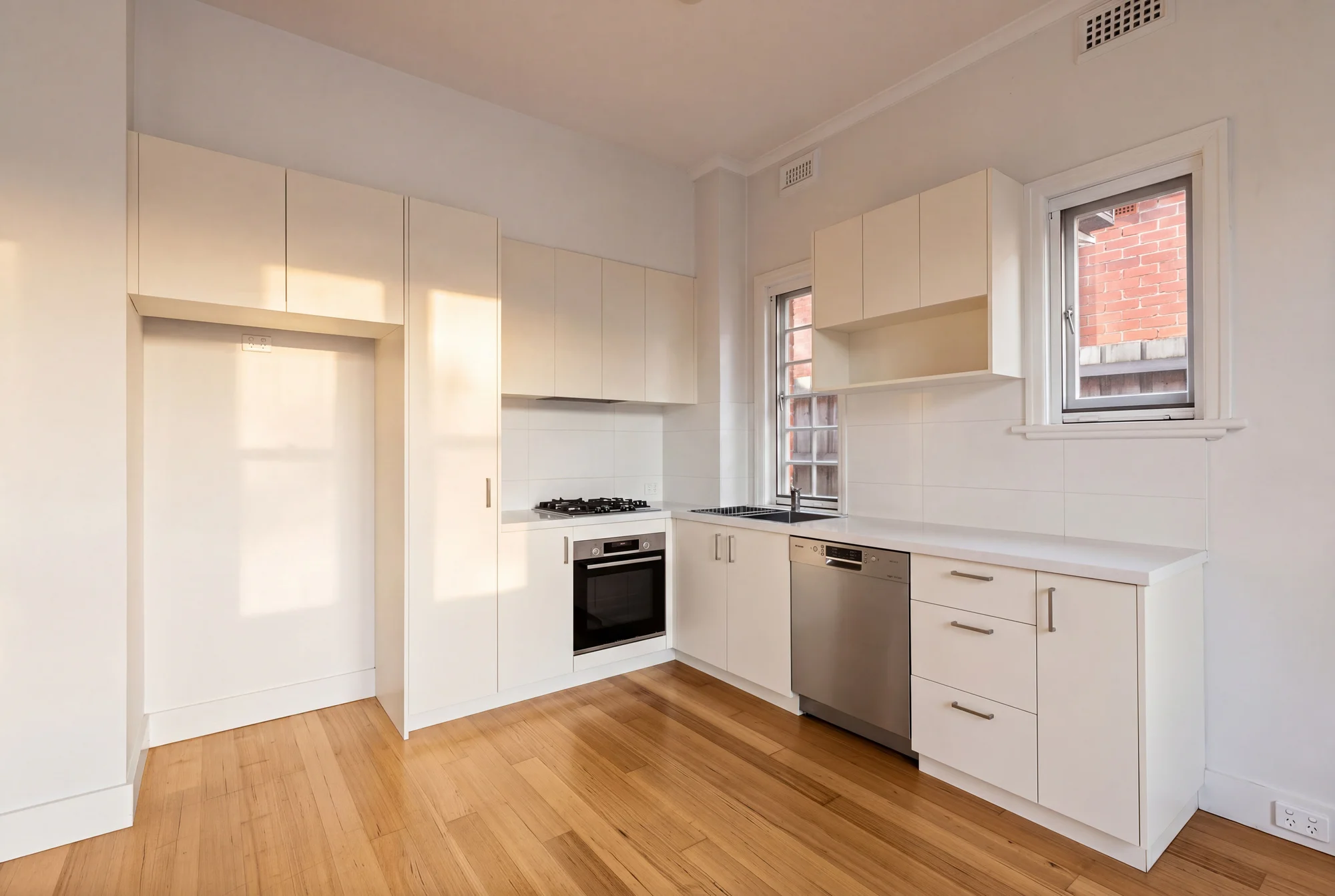 39 Godfrey Avenue, St Kilda East, Vic 3183
