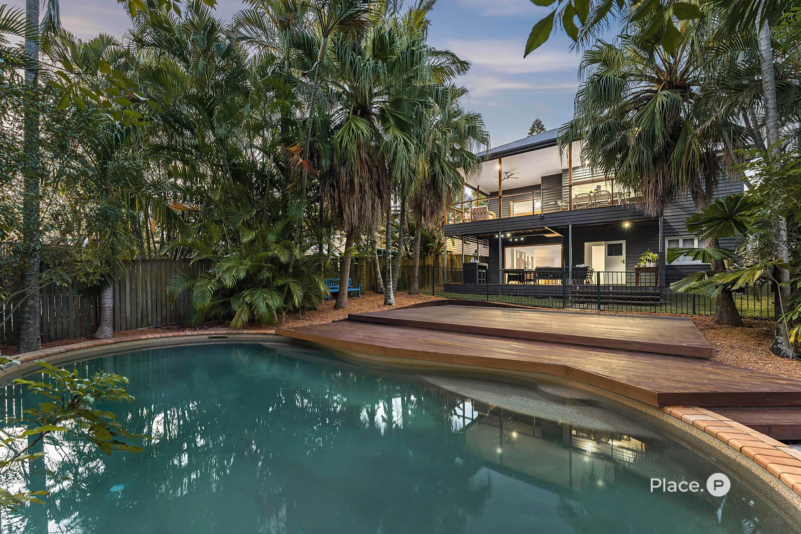 39 Woodrow Drive, Coorparoo, Qld 4151